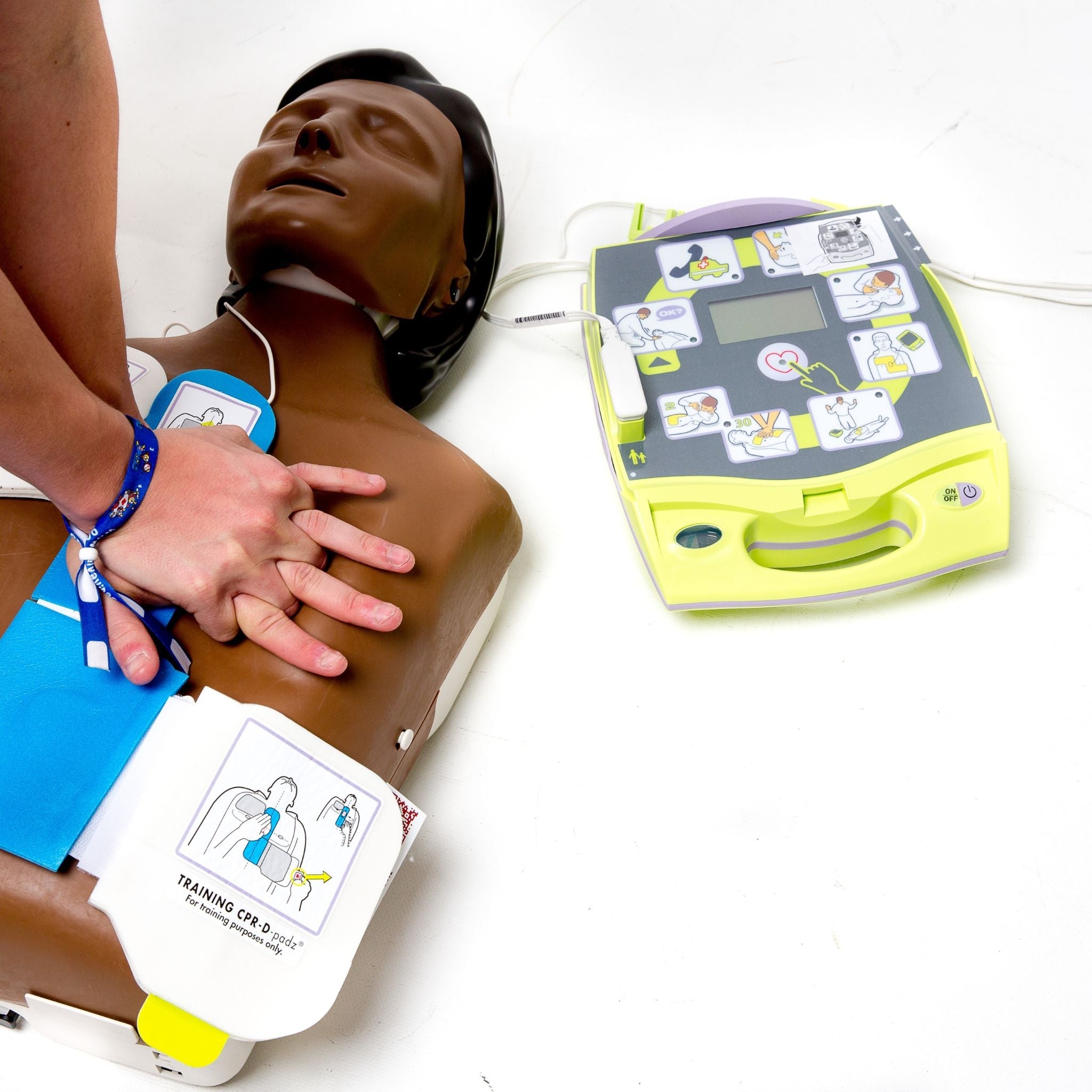 Zoll AED Plus Defibrillator Kit